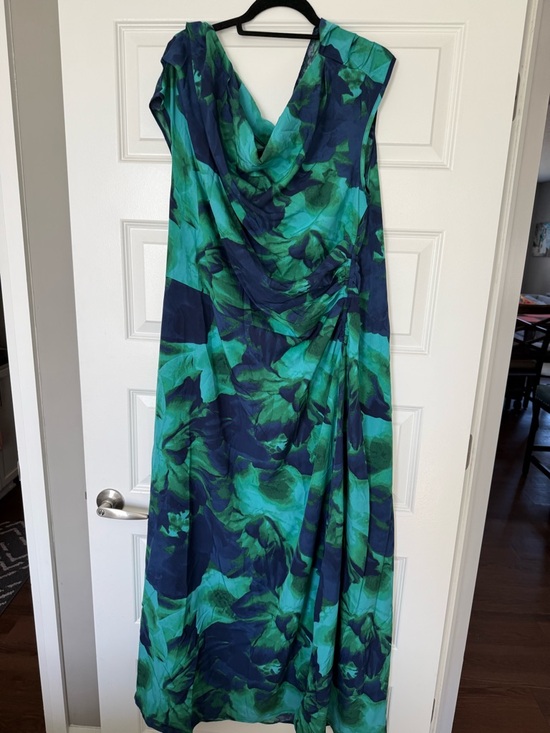 SHEIN Dresses & Skirts - SHEIN Green and Navy Floral Maxi Dress.  Never worn.